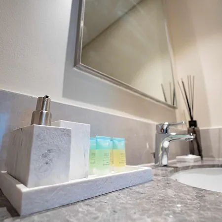 Appartamento Veluxa - Luxe 2Bed In Downtown! Dubai Esterno foto