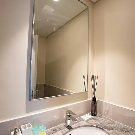 Appartamento Veluxa - Luxe 2Bed In Downtown! Dubai Esterno foto